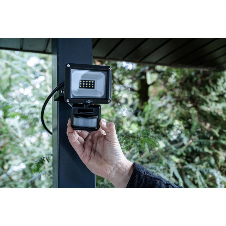 brennenstuhl LED Spotlight JARO 1060 P (LED projektør til vægmontering til udendørs IP65, 10W, 1150lm, 6500K, med bevægelsesdetektor)