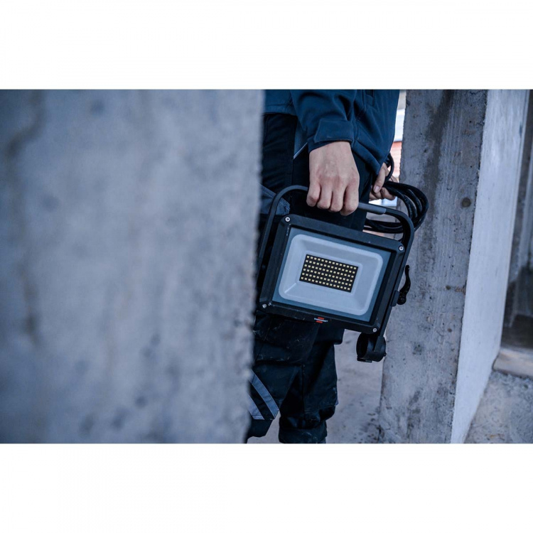 brennenstuhl Mobil LED-konstruktionslampe JARO 14060 M / LED-arbejdslampe 100W til udendørs brug (LED-projektør med 5m kabel, LED-nødbelysning med 11500lm lavet af aluminium af høj kvalitet, dæmpbar, IP65)