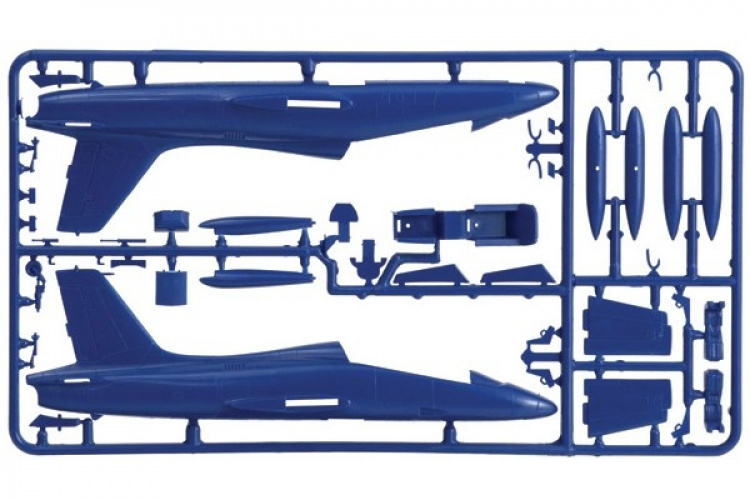 ITALERI 1:72 Aermacchi MB-339 \'60th P.A.N. Anniversary\'