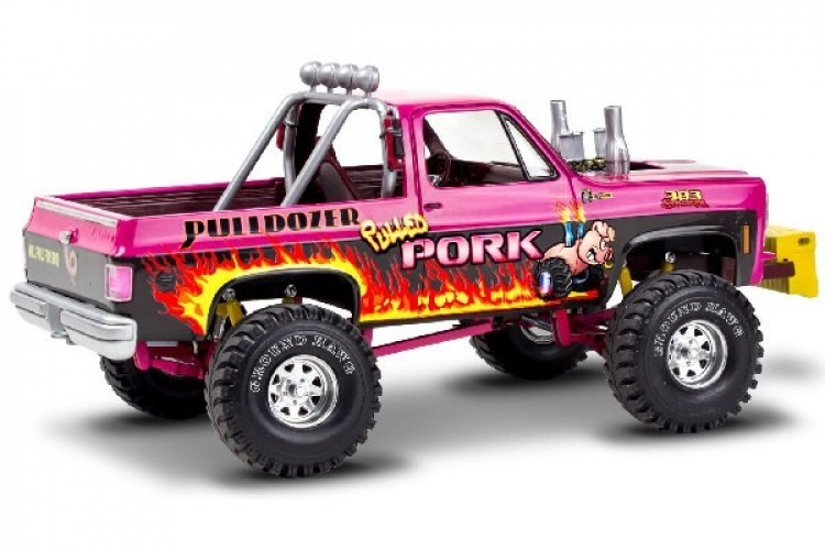 Revell 1978 Chevy Blazer Pulldozer