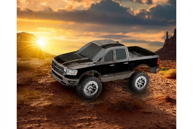 Revell RAM 1500 Laramie \'Back in Black\' 2020 R/C 1:10