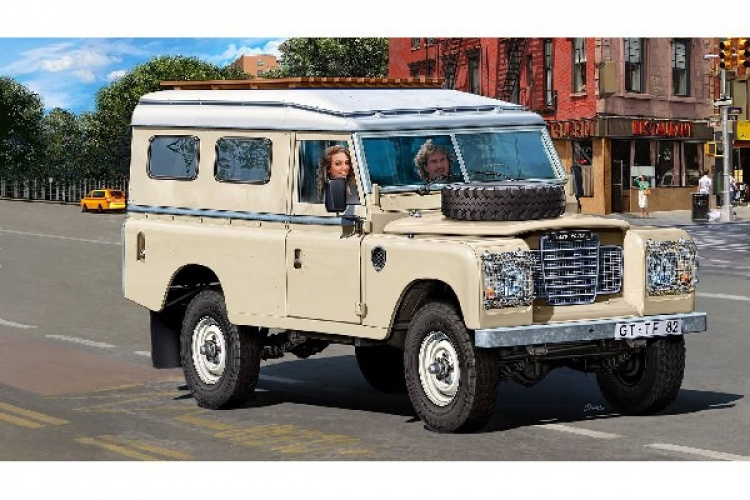 Revell Model Set Land Rover Series III LWB 1:24