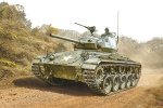 ITALERI 1:35 M-24 \'\'Chaffe\'\' Korean War ITALERI 1:35 M-24 \'\'Chaffe\'\' Korean War