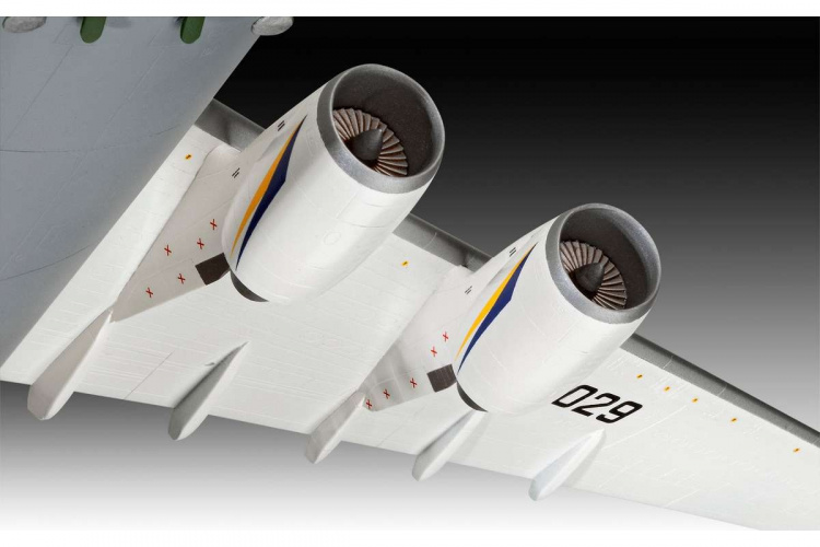 Revell Antonov An-124 Ruslan 1:144