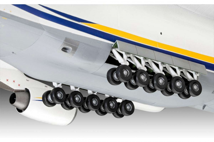 Revell Antonov An-124 Ruslan 1:144