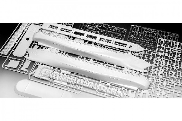 Revell Queen Mary 2