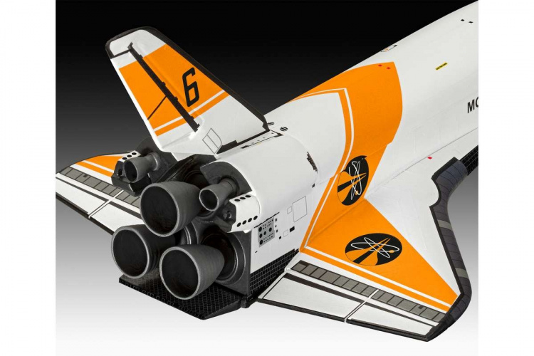 Revell James Bond \'Moonraker\' 1:144 gift set