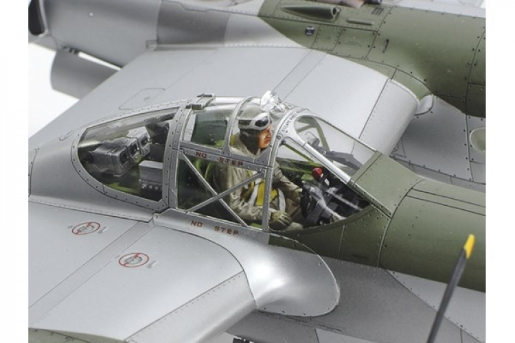 TAMIYA 1/48 Lockheed® P-38®J Lightning®