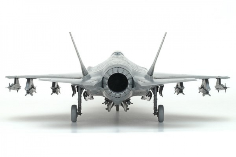 TAMIYA 1/48 Lockheed Martin® F-35®A Lightning ?® TAMIYA 1/48 Lockheed Martin® F-35®A Lightning ?®