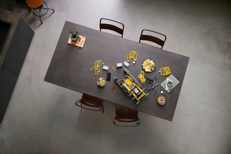 LEGO Technic 42146 - Liebherr Crawler Crane LR 13000 LEGO Technic 42146 - Liebherr Crawler Crane LR 13000