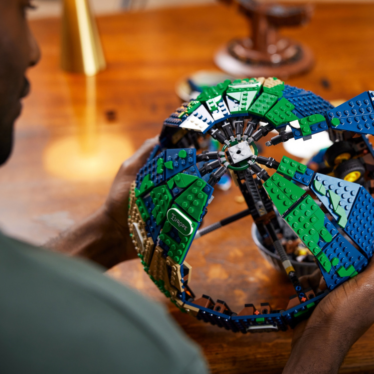 LEGO Ideas 21332 - The Globe