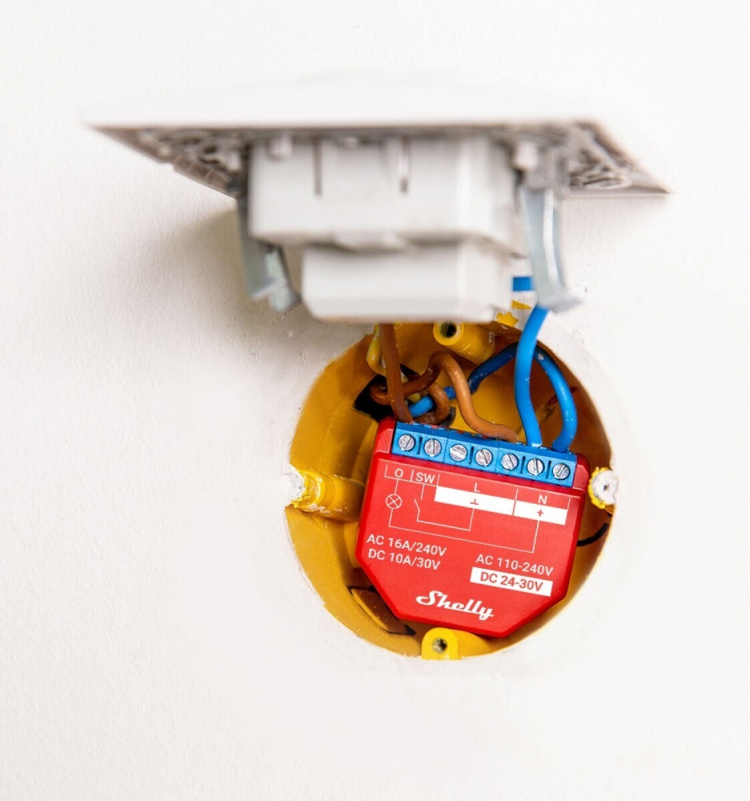 Shelly Plus 1PM Reläbrytare för Wi-Fi-nätverk