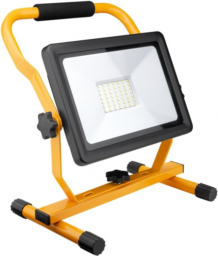 Goobay LED konstruktions spotlight med base, 50 W med 4250 lm og koldt hvidt lys (6500 K), velegnet til indendørs og udendørs brug (IP65) Goobay LED konstruktions spotlight med base, 50 W med 4250 lm og koldt hvidt lys (6500 K), velegnet til indendørs og udendørs brug (IP65)
