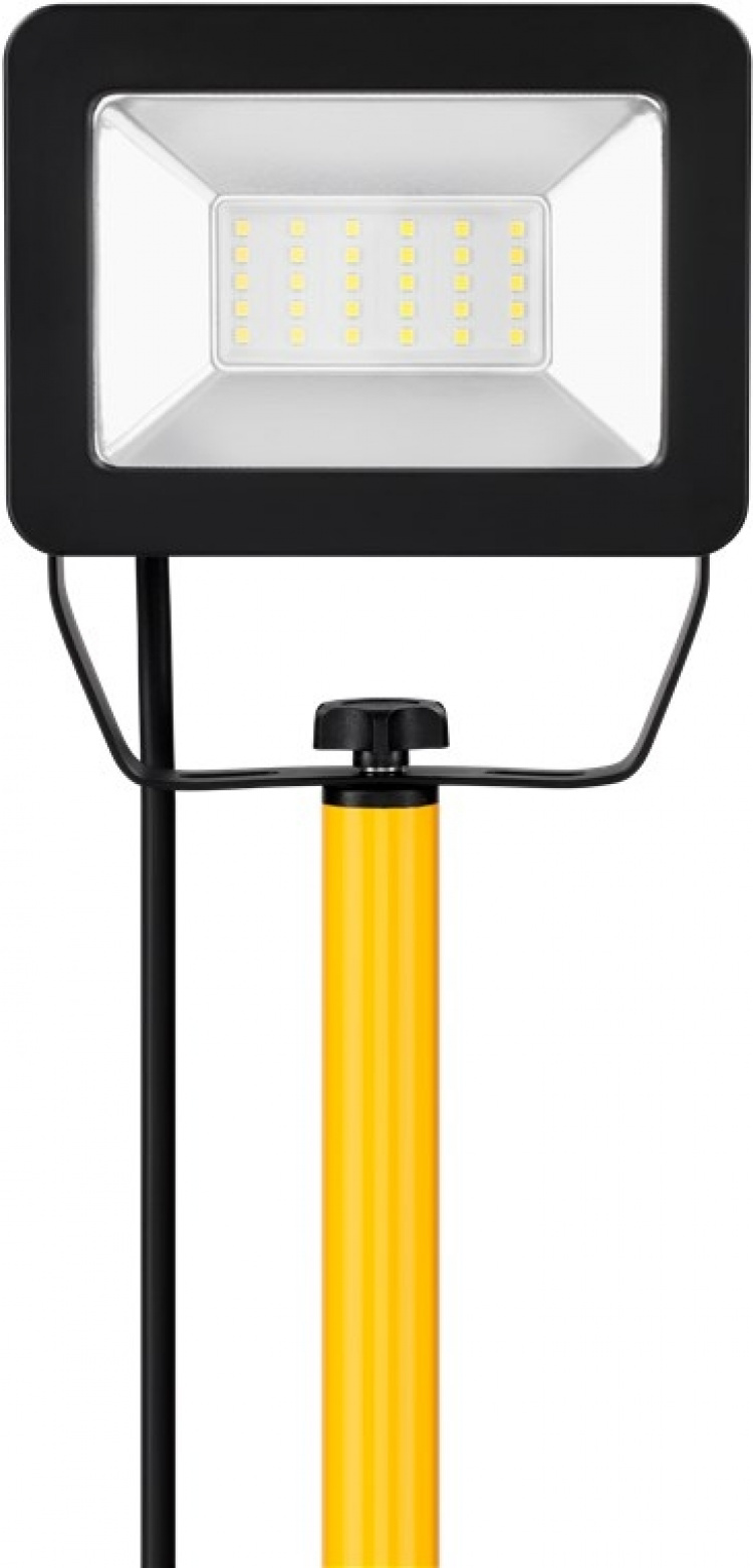 Goobay LED konstruktions spotlight med teleskopisk stativ, 30 W med 2550 lm og neutralt hvidt lys (4000 K), velegnet til indendørs og udendørs brug (IP65)