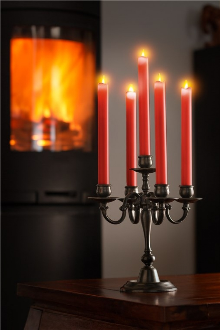 Goobay Set med 5 röda LED riktiga vax stav ljus, inkl. fjärrkontroll Vacker och säker belysningslösning för många områden som hus och loggia, kontor eller skolor Goobay Set med 5 röda LED riktiga vax stav ljus, inkl. fjärrkontroll Vacker och säker belysningslösning för många områden som hus och loggia, kontor eller skolor