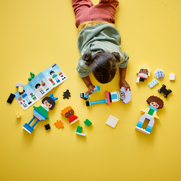 LEGO DUPLO Town 10423 - Buildable People with Big Emotions LEGO DUPLO Town 10423 - Buildable People with Big Emotions