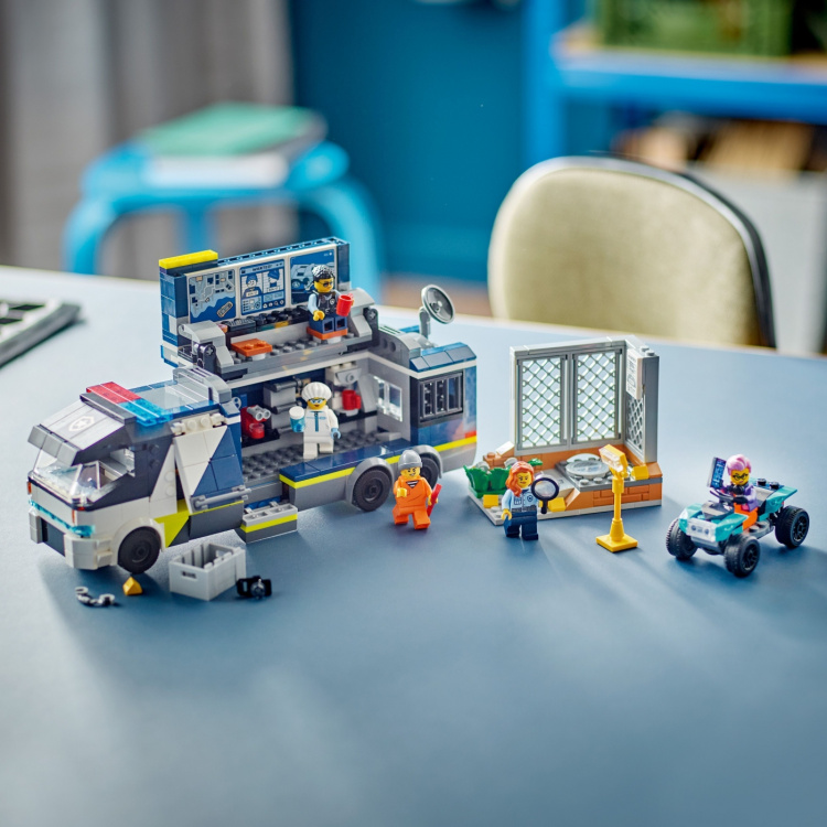 LEGO City Police 60418 - Police Mobile Crime Lab Truck LEGO City Police 60418 - Police Mobile Crime Lab Truck