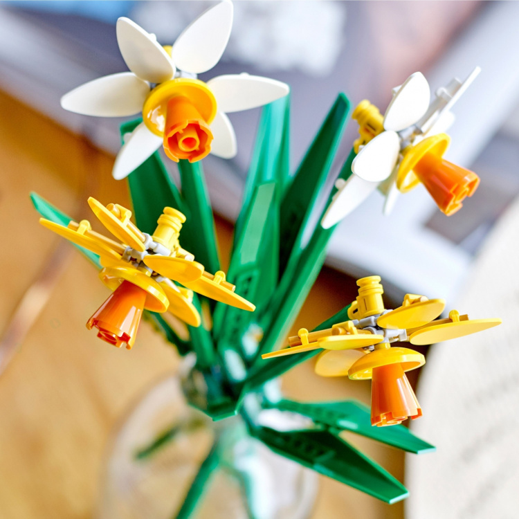 LEGO Botanical 40747 - Daffodils