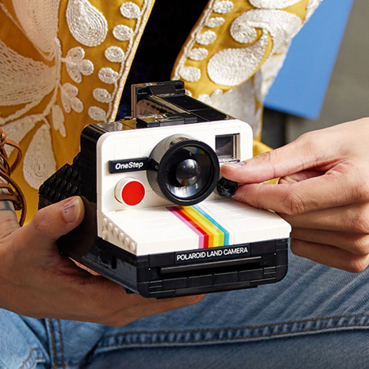 LEGO Ideas 21345 - Polaroid OneStep SX-70 Camera LEGO Ideas 21345 - Polaroid OneStep SX-70 Camera