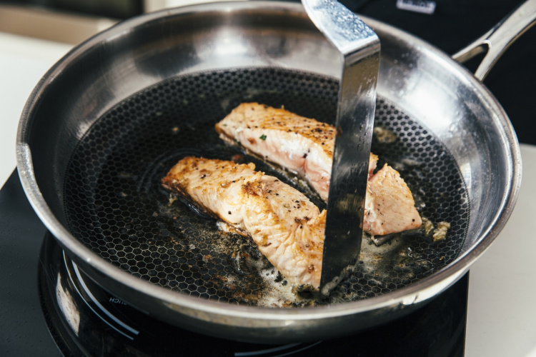 Heirol Pro Steelsafe -stekpanna, rostfritt stål + non-stick-beläggning, 24 cm.