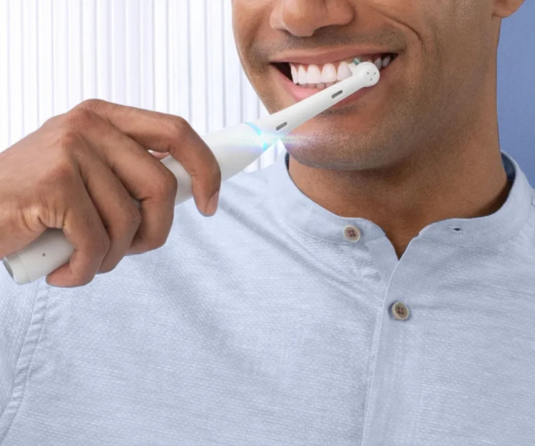 Oral B iO Series 7 - elektrisk tandborste, vit