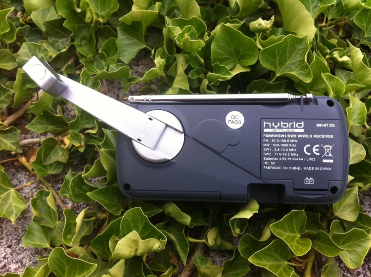 MUSE MH-07 DS Radio FM WB Solar Dynamo, black