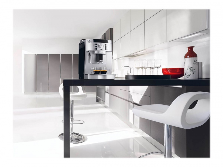 DeLonghi De\'Longhi Magnifica S ECAM 22.110.SB Automatisk kaffemaskine Sølv/sort