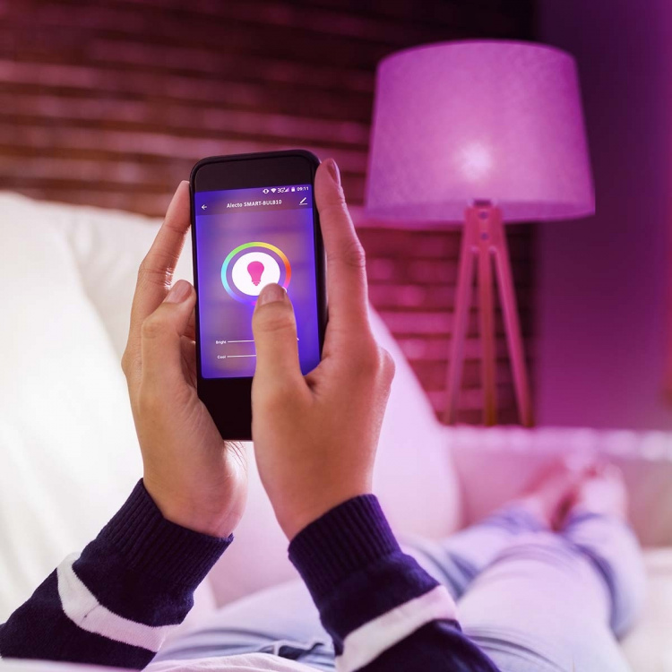 Alecto Smart LED-farvelampe med Wi-Fi