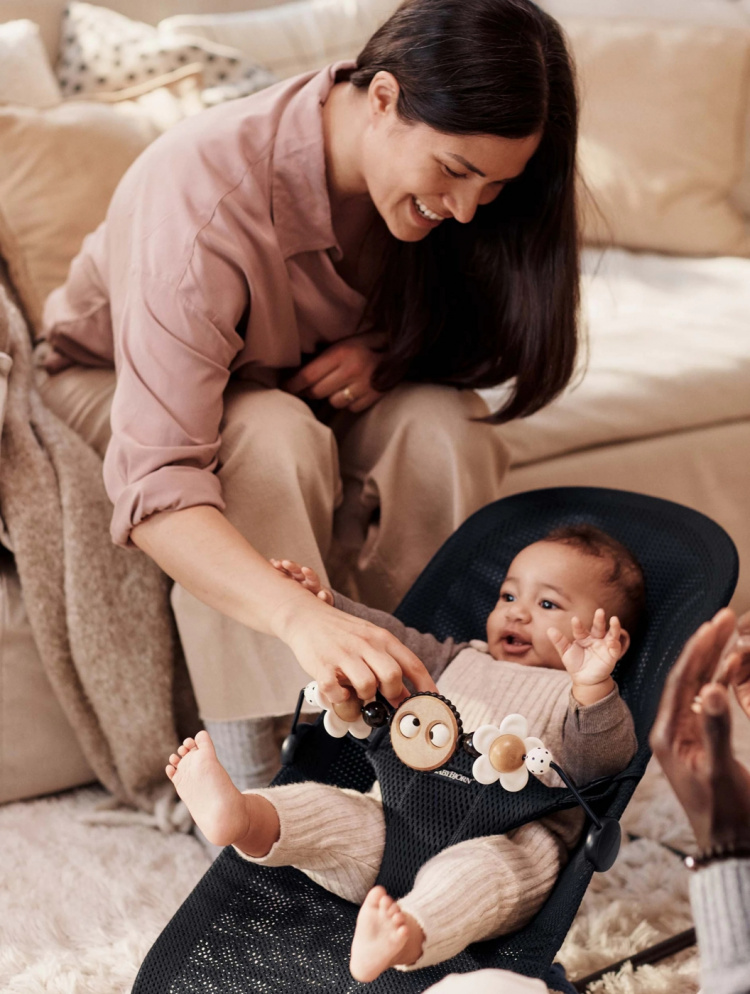 BabyBjörn Googly Eyes-legetøj til babysitteren, sort og hvid