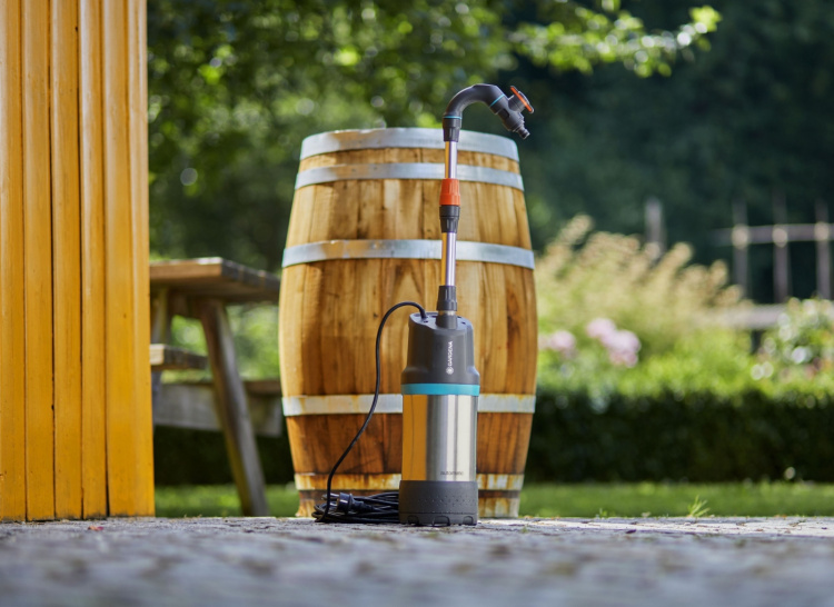 GARDENA 4700/3 Inox automatisk højtrykspumpe til regnvandstank GARDENA 4700/3 Inox automatisk højtrykspumpe til regnvandstank