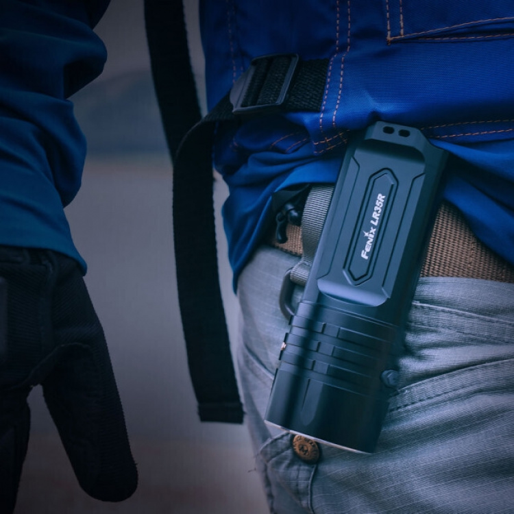 Fenix LR35R lommelygte