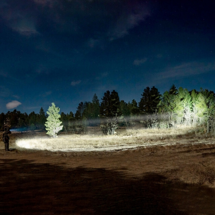 Fenix TK20R V2 TAC lommelygte