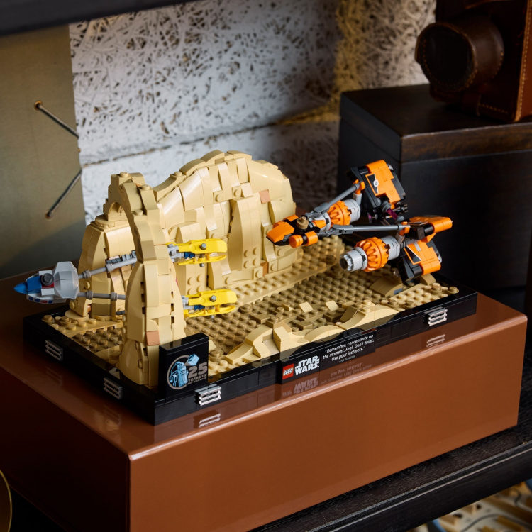 LEGO Star Wars 75380 - Mos Espa Podrace™-diorama