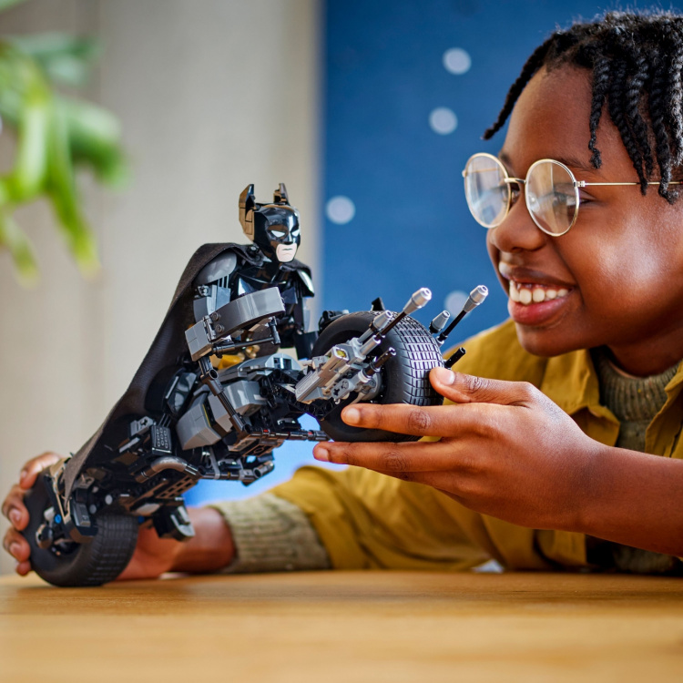 LEGO Super Heroes DC 76273 - Batman™-figur, der kan bygges, og Batpod-hjul LEGO Super Heroes DC 76273 - Batman™-figur, der kan bygges, og Batpod-hjul