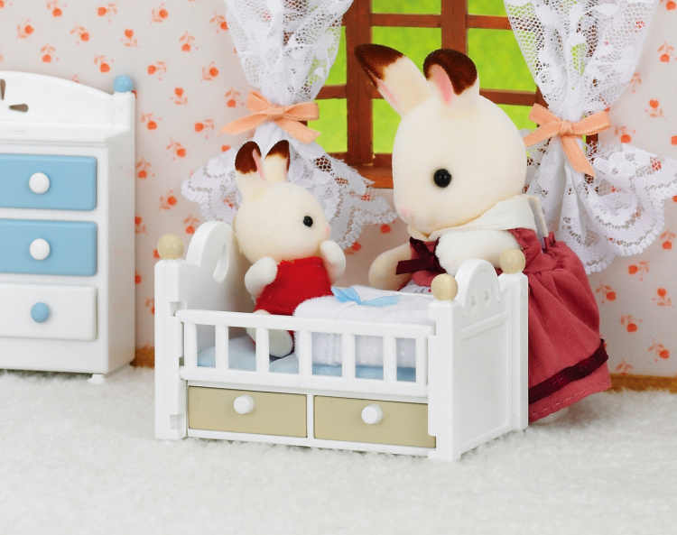 Sylvanian Families Chokoladekanin babysæt (tremmeseng)
