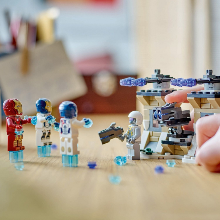 LEGO Super Heroes Marvel 76288 - Iron Man og Iron Legion vs LEGO Super Heroes Marvel 76288 - Iron Man og Iron Legion vs