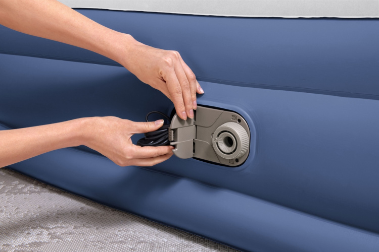 Bestway Tritech™ Luftmadras Queen luftfyldt ekstraseng, indbygget pumpe, 203 x 152 x 46 cm