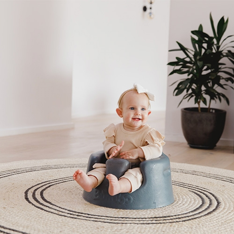Bumbo Floor Seat - babysæde, kølig grå