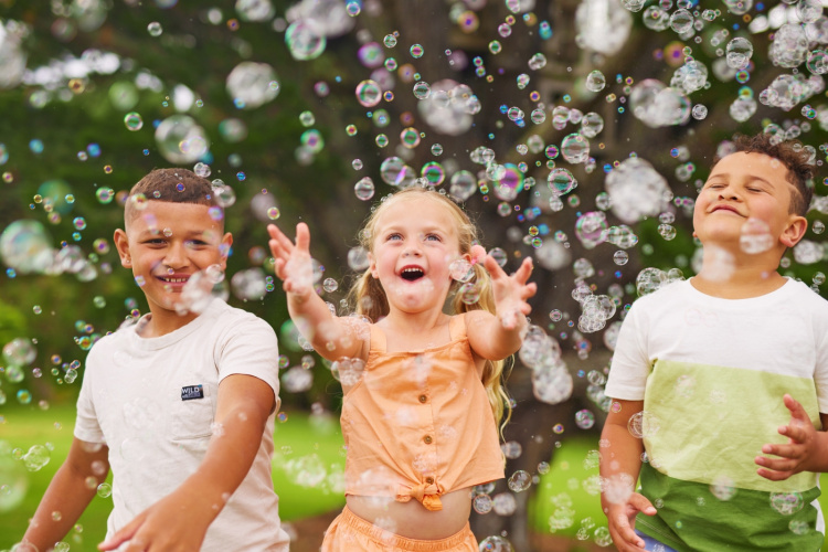 BUNCH O BUBBLES Mega Bubble Blaster - stor motoriseret boblepistol