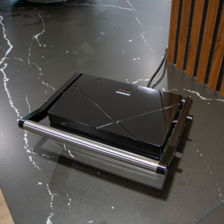 MELISSA Panini-grill og kontaktgrill med non-stick belægning og overophedningsbeskyttelse 1000W Sort