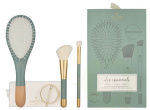 Bachca Paris Les Essentiels Eucalyptus Hair & Face Set 5 piece 1x Wooden Hair Brush/1x Blush Brush/1x Contour shader Brush/1x Round Hair Clip/1x Cotton Pouch