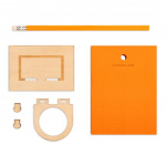 Kikkerland Dunks på skrivebordet