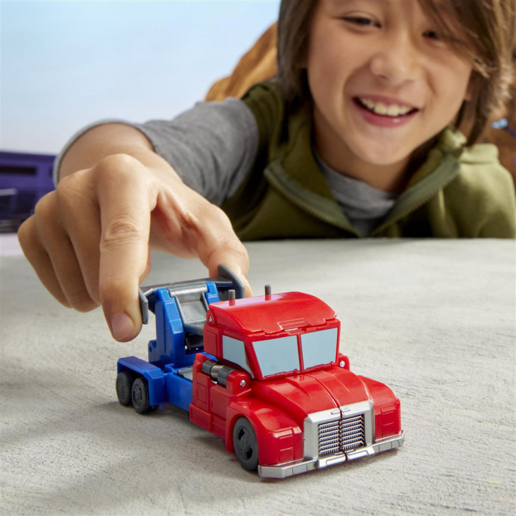 Transformers Earthspark 1-Step Smash Optimus