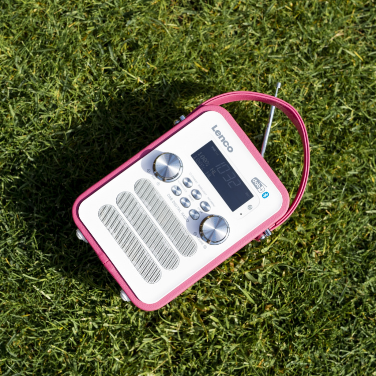 Lenco Bærbar DAB+ FM-radio med Bluetooth® og AUX-indgang, genopladeligt batteri Hvid Lenco Bærbar DAB+ FM-radio med Bluetooth® og AUX-indgang, genopladeligt batteri Hvid