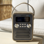 Lenco Bærbar DAB+ FM-radio med Bluetooth® og AUX-indgang, genopladeligt batteri Taupe
