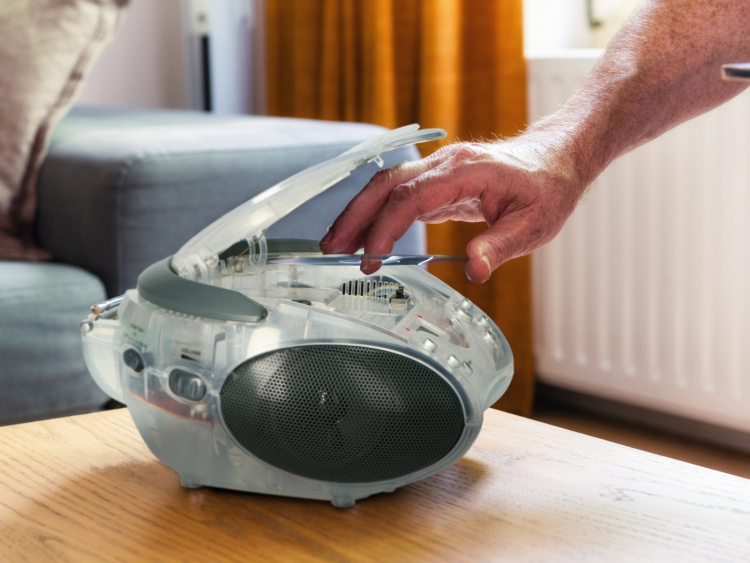 Lenco Bærbar stereo FM-radio med cd-afspiller Transparent