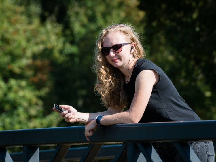 Lenco MP3/MP4-afspiller med Bluetooth® 8 GB Micro SD-kort Grå