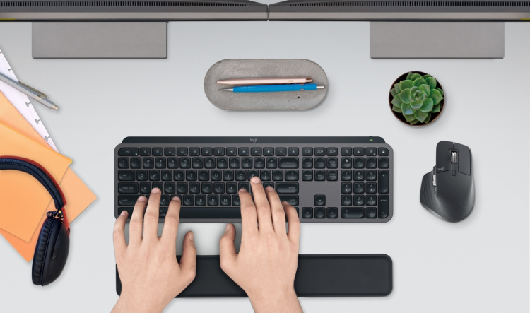 Logitech MX Keys S Combo – tastatur og mus med håndledsstøtte, grafitgrå