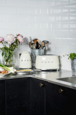 SMEG Vattenkokare KLF03CREU Creme Smeg