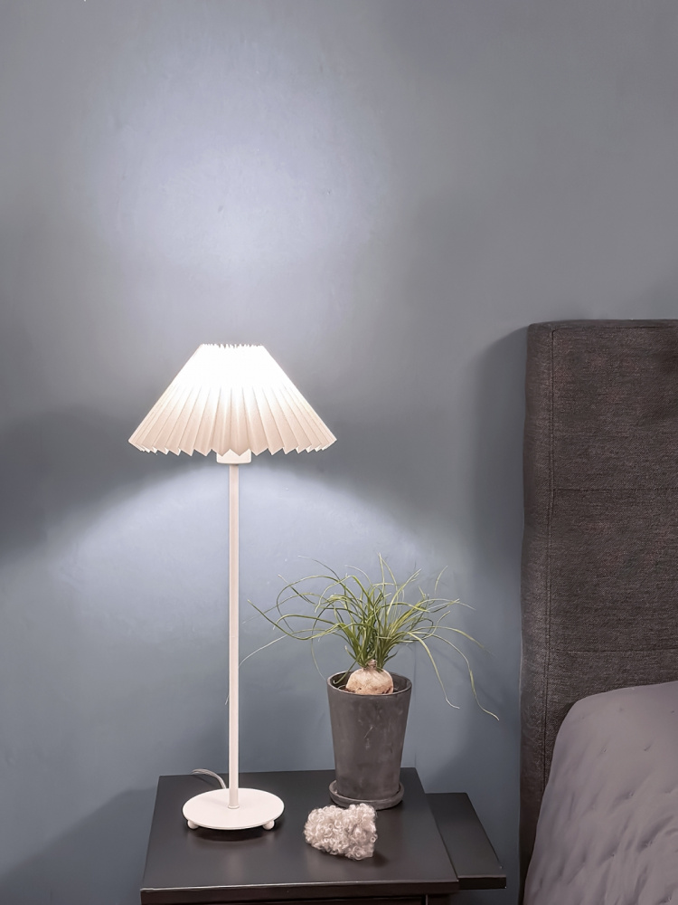 Aneta Bordslampa Ester vit / vit 18338-01-01 Aneta